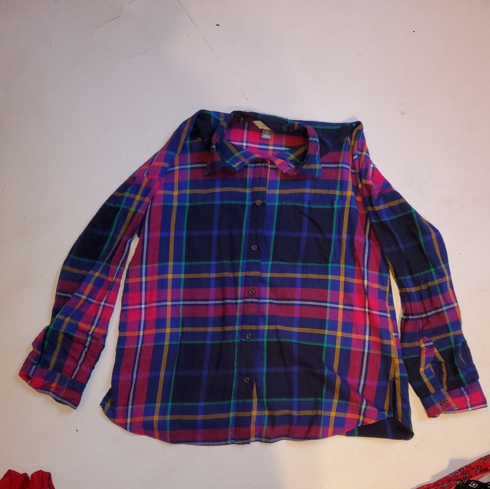 Old navy shirt